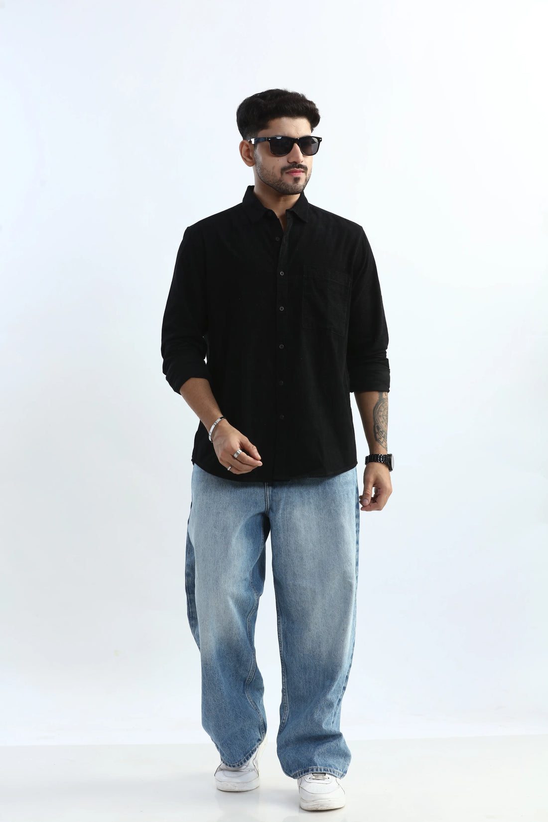 XKIND MEN'S BLACK FINE CORDUROY REGULAR FIT SHIRT