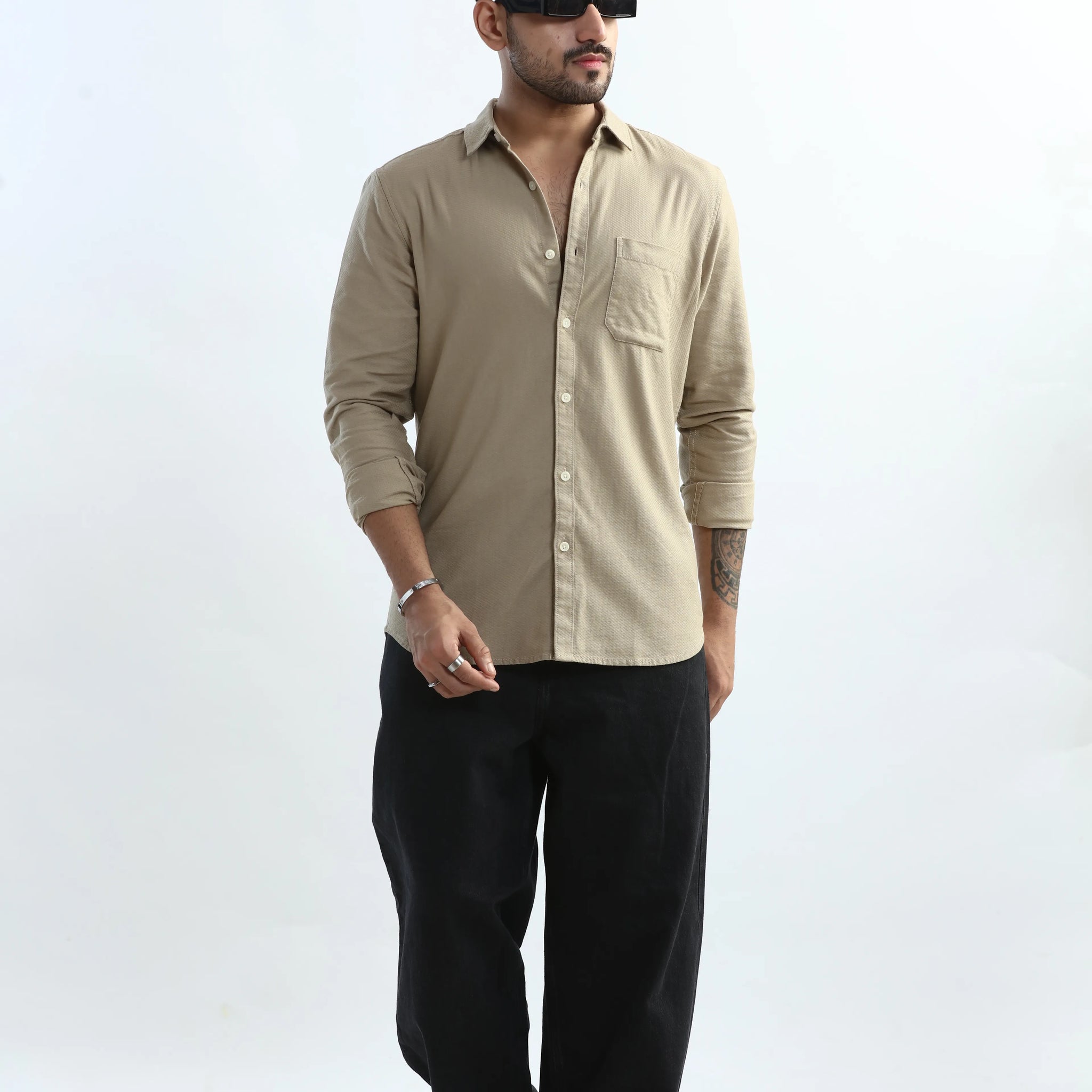 XKIND MEN'S BEIGE TEXTURED SLIM FIT SHIRT