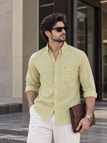 Butter Yellow Casual Shirt in Regular Fit for Men